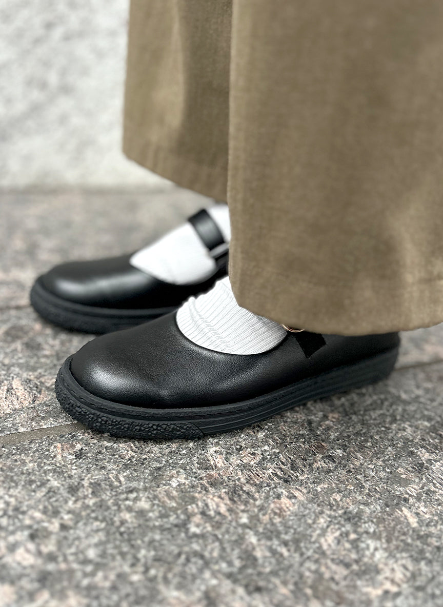 スニーカーメリージェン