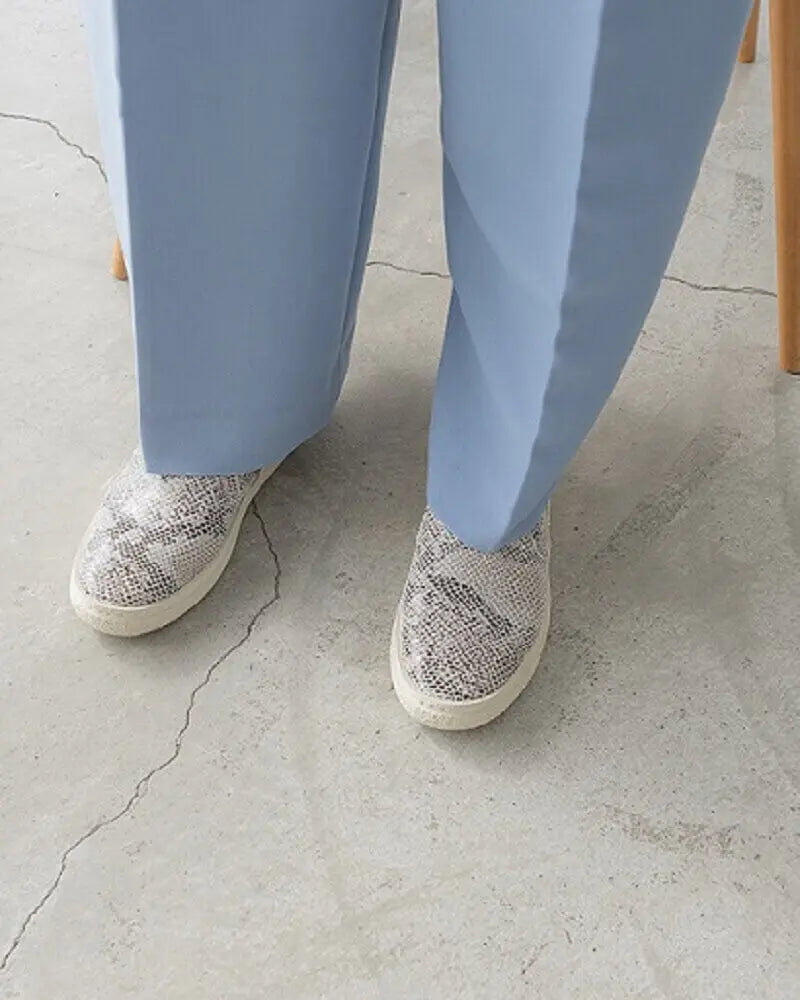 スリッポンスニーカー