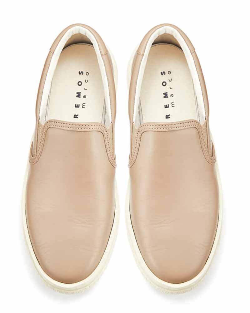 スリッポンスニーカー