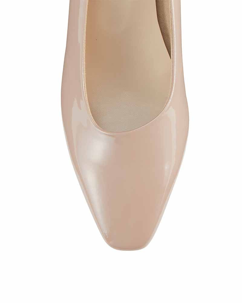 アシンメトリーカットパンプス