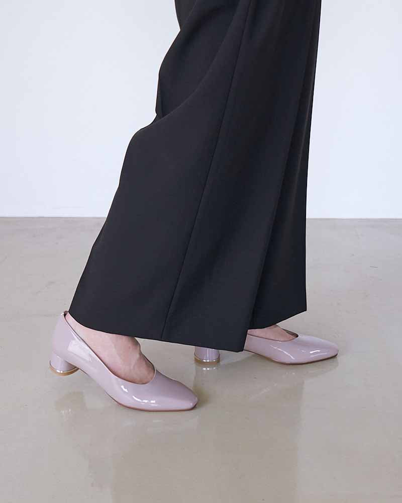 アシンメトリーカットパンプス