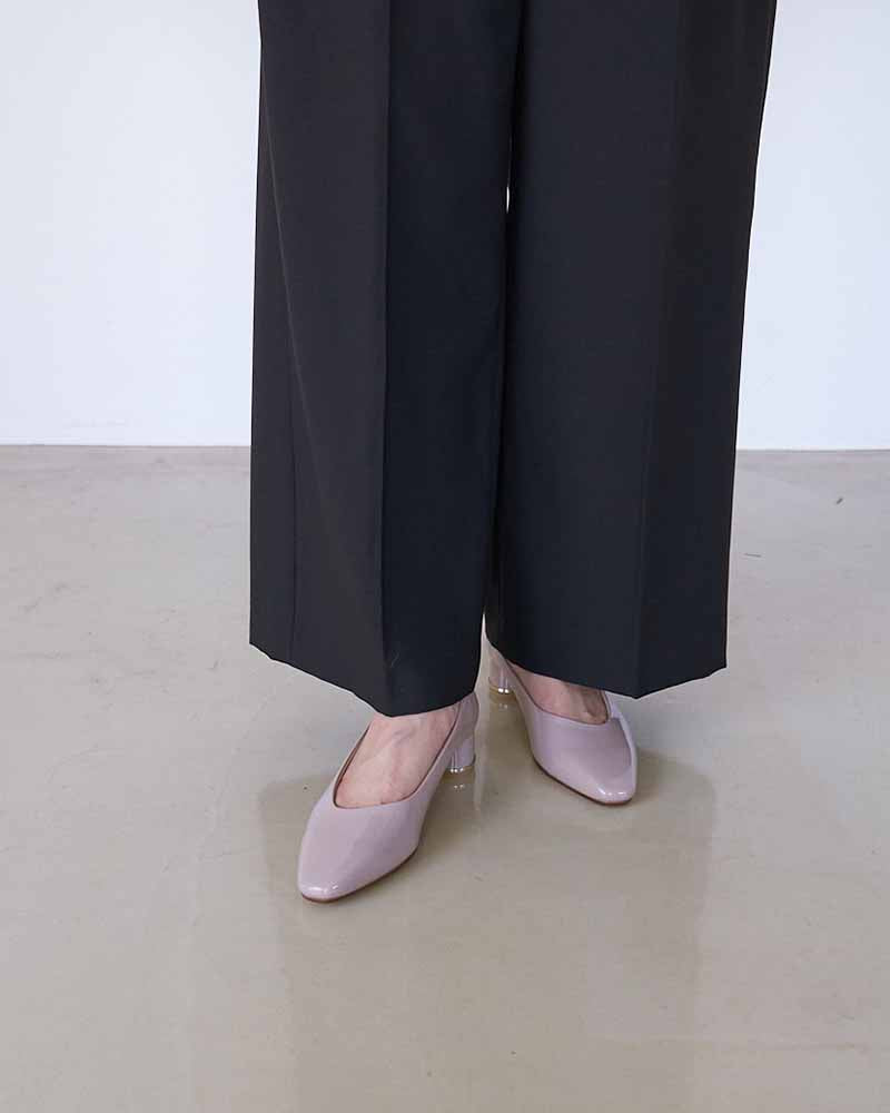 アシンメトリーカットパンプス