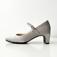 【マシュマロフィット】ビジューストラップパンプス