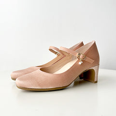 【マシュマロフィット】ビジューストラップパンプス