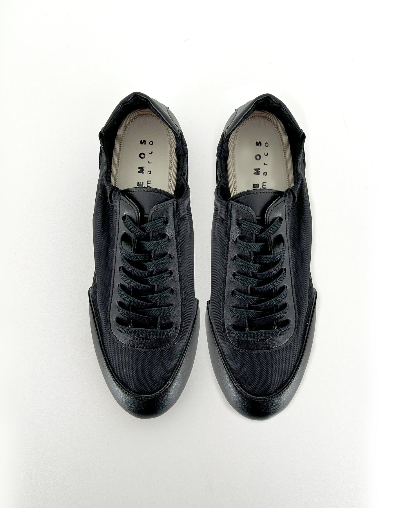 ポケッタブルスニーカー