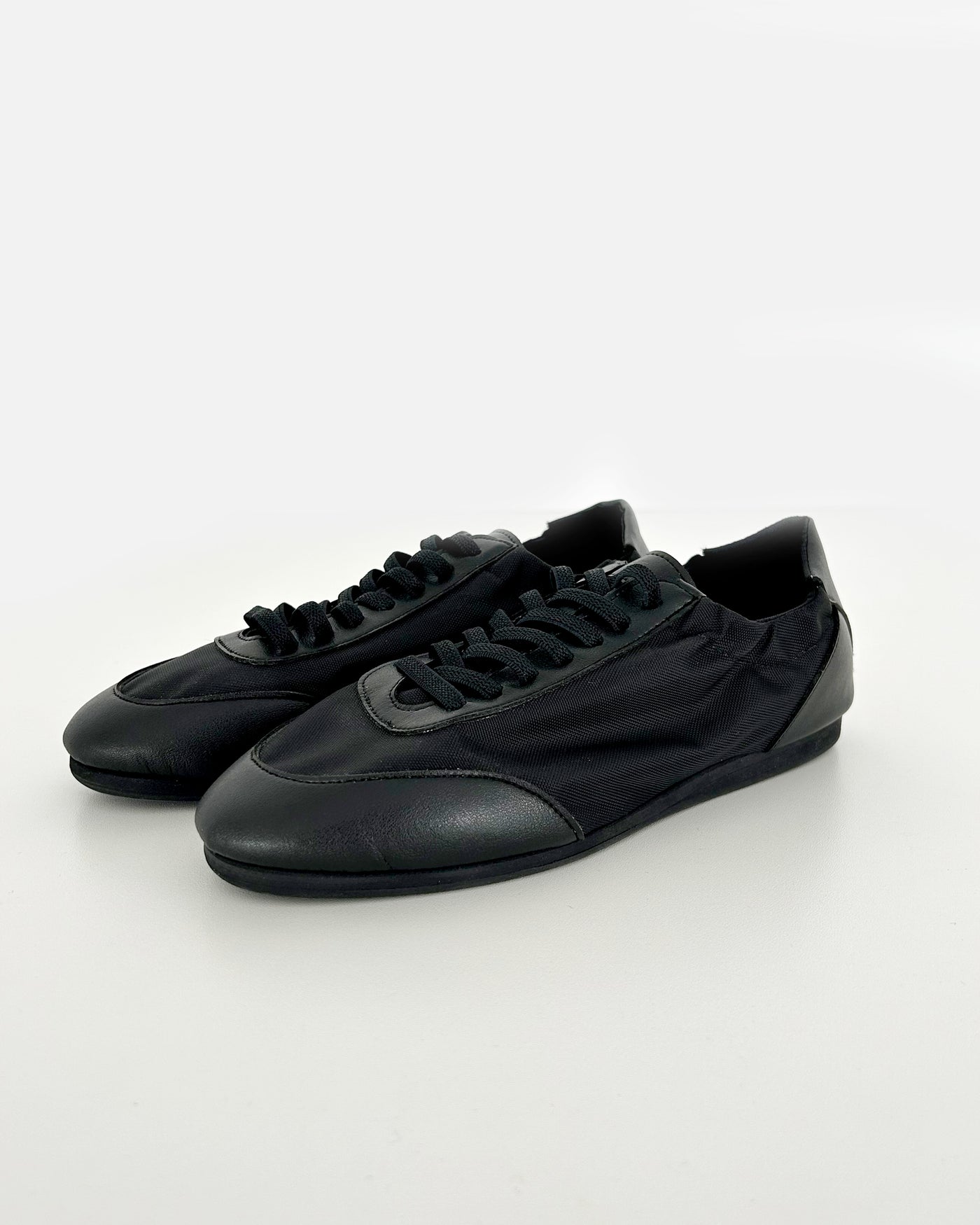 ポケッタブルスニーカー