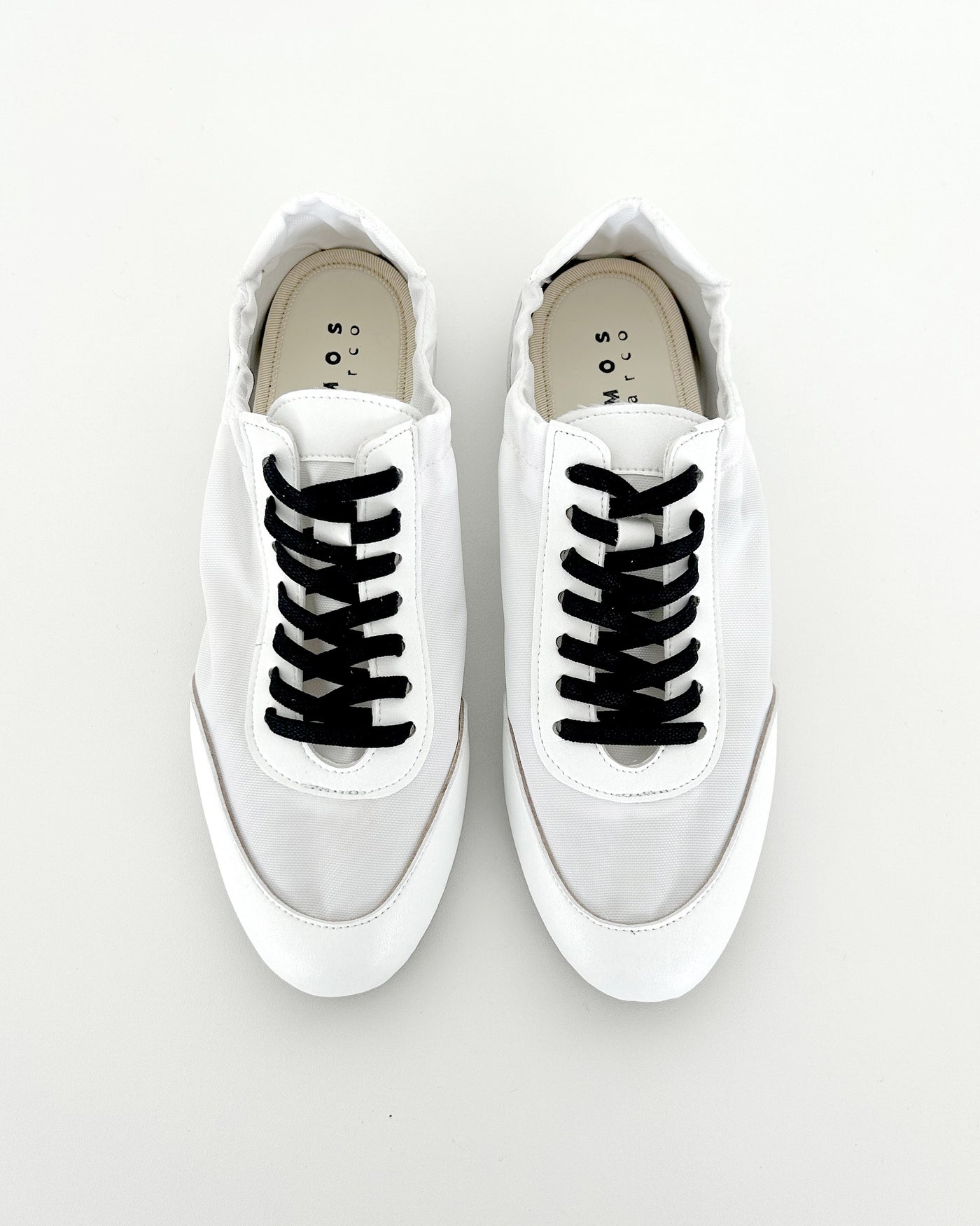 ポケッタブルスニーカー