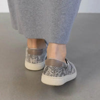 スリッポンスニーカー